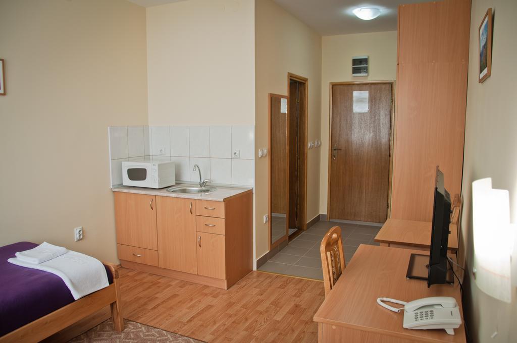 Garni Hotel Alma Pirot Pokoj fotografie